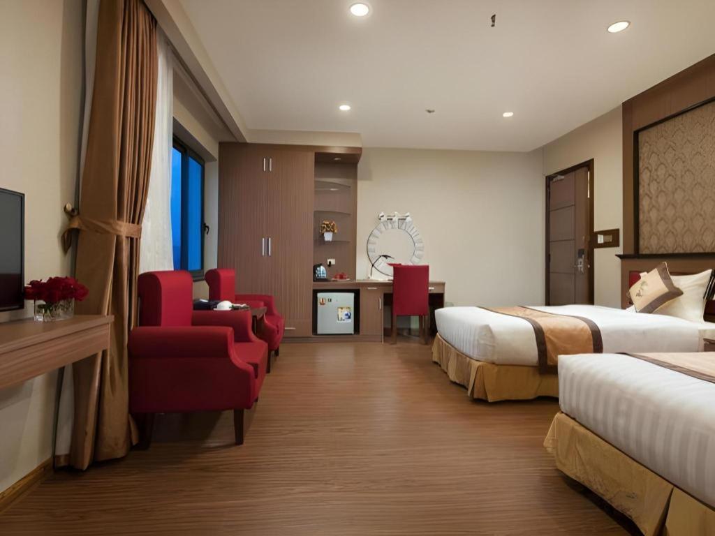 Royal Palace Hotel Tuyen Quang Exterior foto