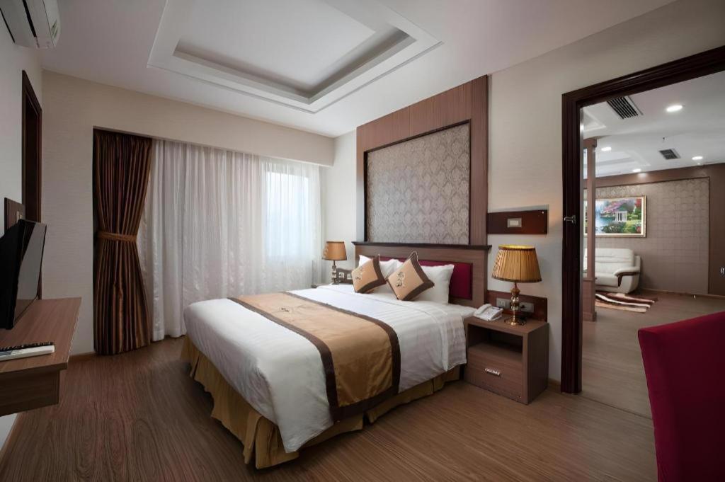 Royal Palace Hotel Tuyen Quang Exterior foto